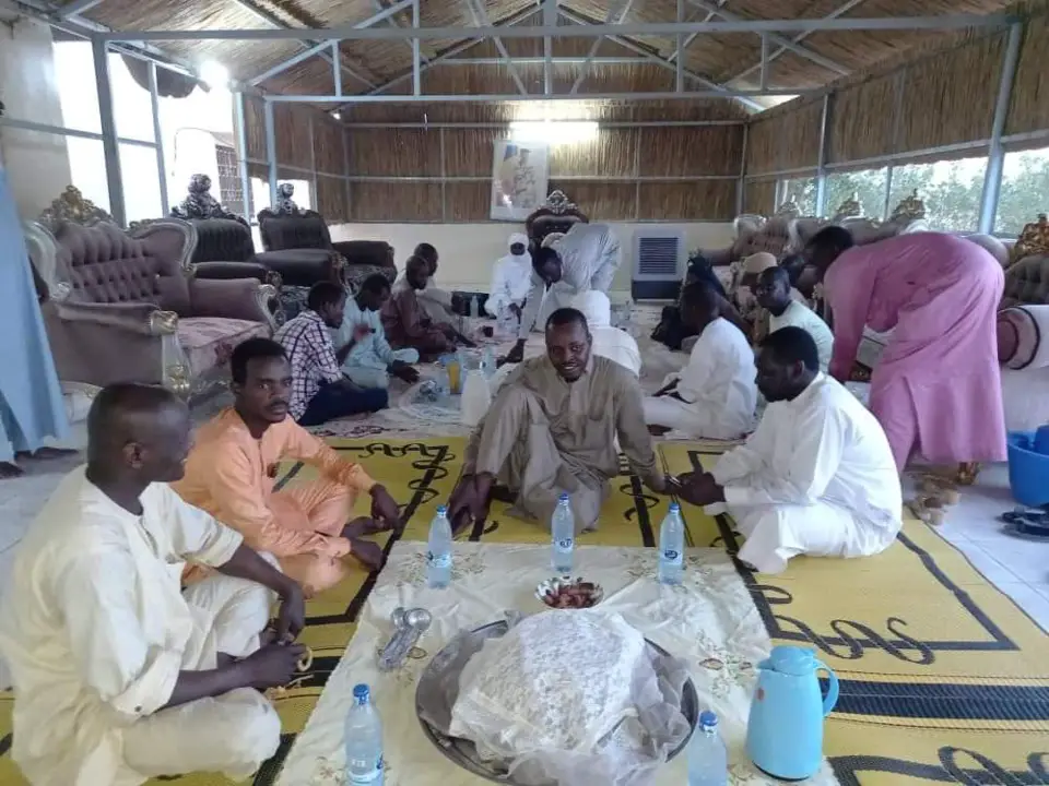 Tchad : la jeunesse du Lac réunie autour d'un Iftar avec le gouverneur