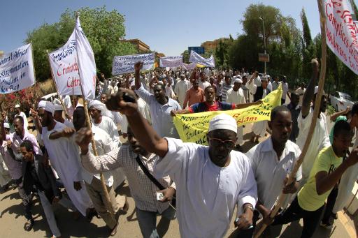 Des fondamentalistes musulmans manifestent à Khartoum pour dénoncer le rôle de la France dans le conflit en Centrafrique le 14 mars 2014 Des fondamentalistes musulmans manifestent à Khartoum pour dénoncer le rôle de la France dans le conflit en Centrafrique le 14 mars 2014 - afp.com - Ashraf Shazly