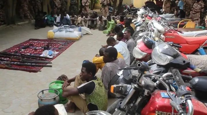 Tchad : la Gendarmerie présente 37 présumés malfaiteurs et des objets saisis à Ndjamena