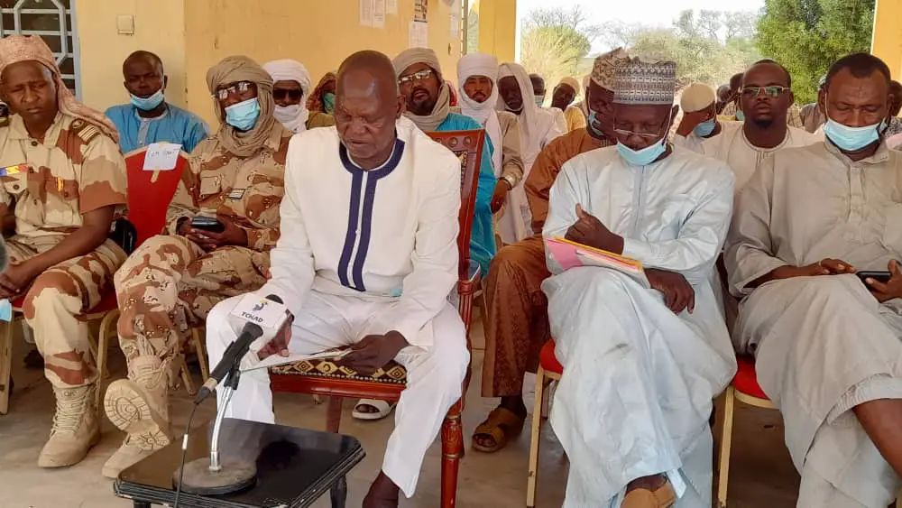 Tchad : le gouverneur du Batha remet des matériels aux agents de l’éducation