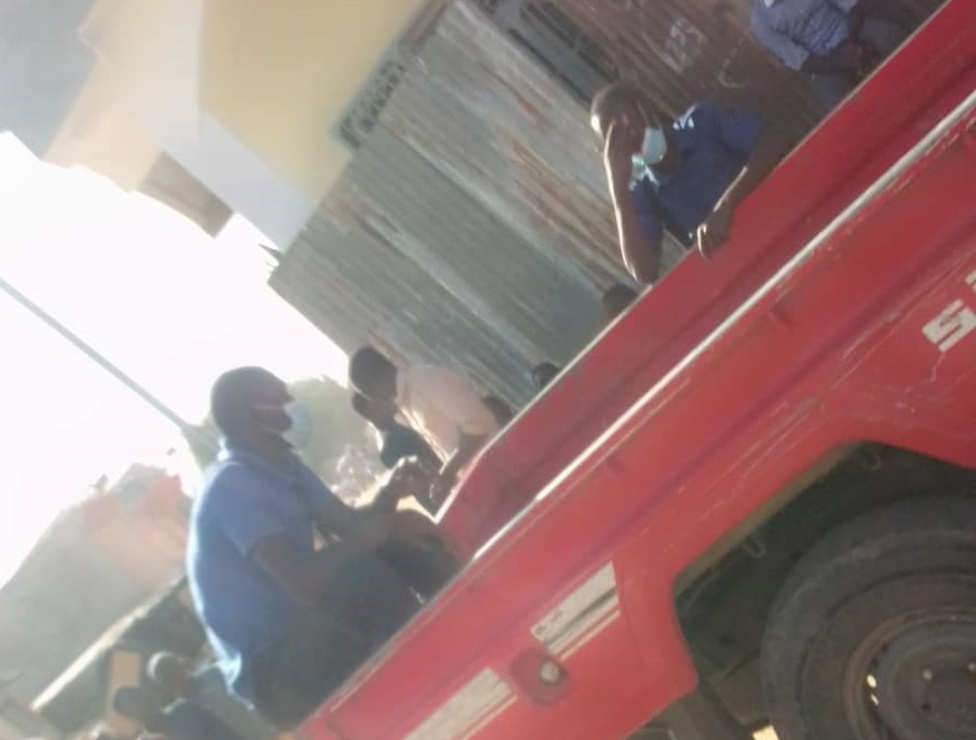 Tchad : pourquoi les agents municipaux ramassent-ils des vieux pneus à Ndjamena ? Tchad : pourquoi les agents municipaux ramassent-ils des vieux pneus à Ndjamena ?