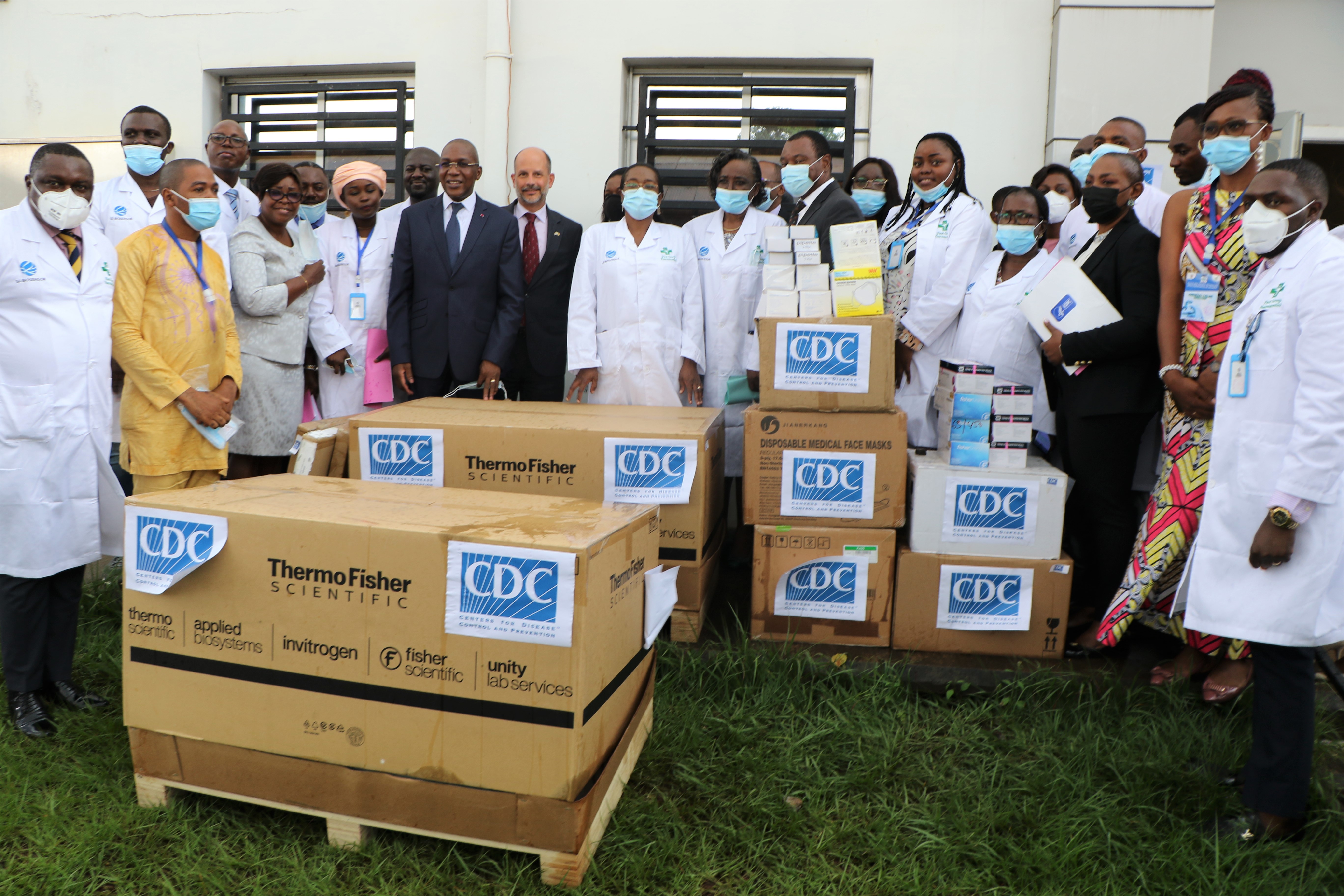 Cameroun : les Etats-Unis appuient le système de santé en équipements médicaux Cameroun : les Etats-Unis appuient le système de santé en équipements médicaux