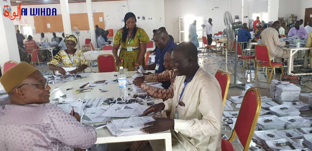 Tchad : le ministre de l'Enseignement inspecte les centres de correction du baccalauréat