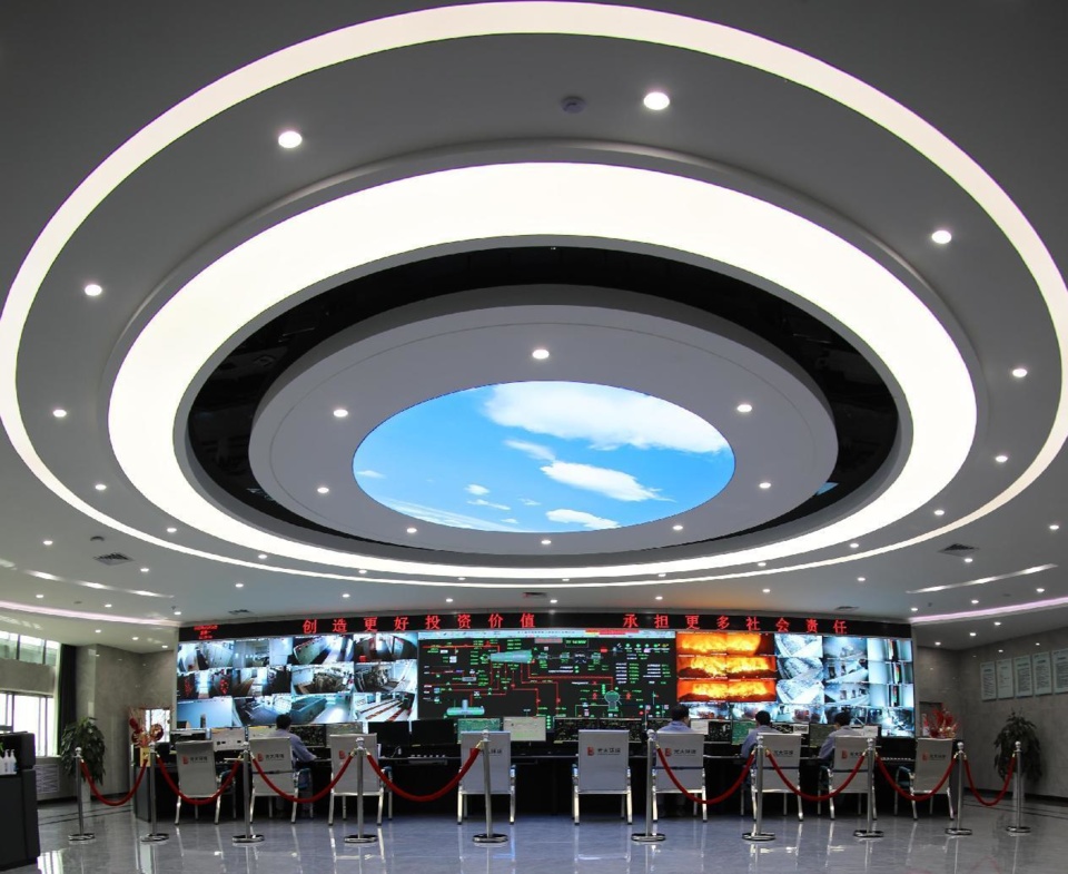 Photo taken on March 28 shows a control room of a waste incineration power plant in Qiaodong district, Zhangjiakou, north China's Hebei province. (Photo by Cen Yi/People's Daily Online) Photo taken on March 28 shows a control room of a waste incineration power plant in Qiaodong district, Zhangjiakou, north China's Hebei province. (Photo by Cen Yi/People's Daily Online)