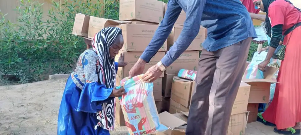 Tchad : la fondation Lumière des enfants distribue des dattes à la population