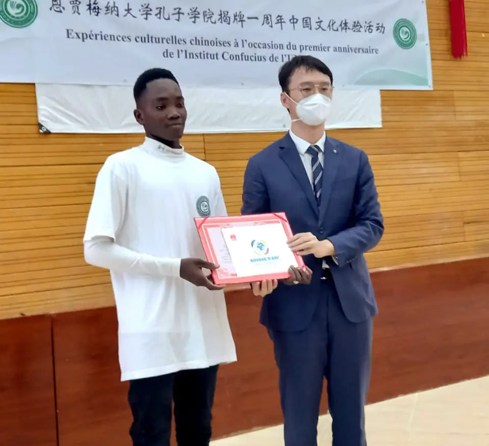 Tchad : 14 étudiants de l'Institut Confucius reçoivent des bourses d'études d'ABF