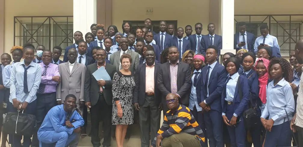 Tchad : l'ambassade des USA appuie le système éducatif avec un don de livres