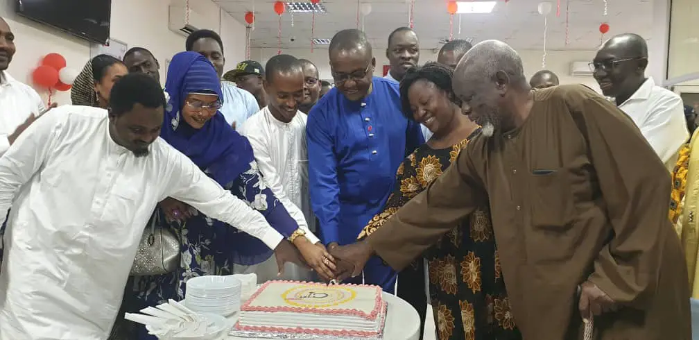 Le personnel d'UBA célèbre le 6e anniversaire de la banque le 5 août à la direction générale de N'Djamena. © Malick Mahamat/Alwihda Info