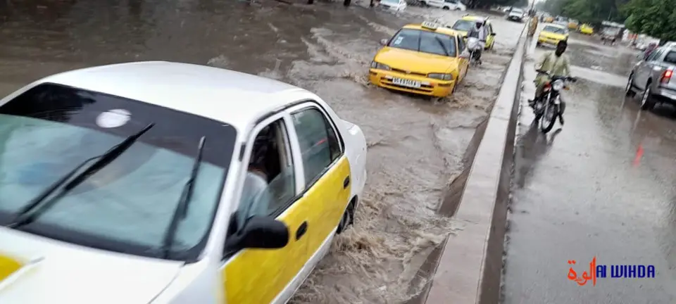 L'avenue Nimery inondée à N'Djamena, en juillet 2022. © Alwihda Info