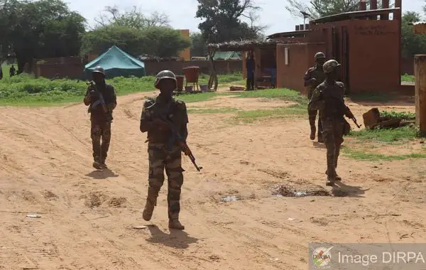 Mali : trois jours de deuil après la mort de 42 soldats dans une attaque