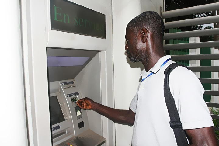 Côte d'Ivoire : le gouvernement améliore les conditions de vie des fonctionnaires. © DR Côte d'Ivoire : le gouvernement améliore les conditions de vie des fonctionnaires. © DR