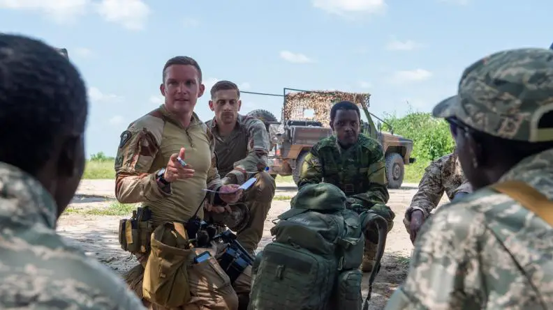 Tchad – Renforcement du PMO dans le domaine de la coordination sol-air. © Ministère français de la Défense.