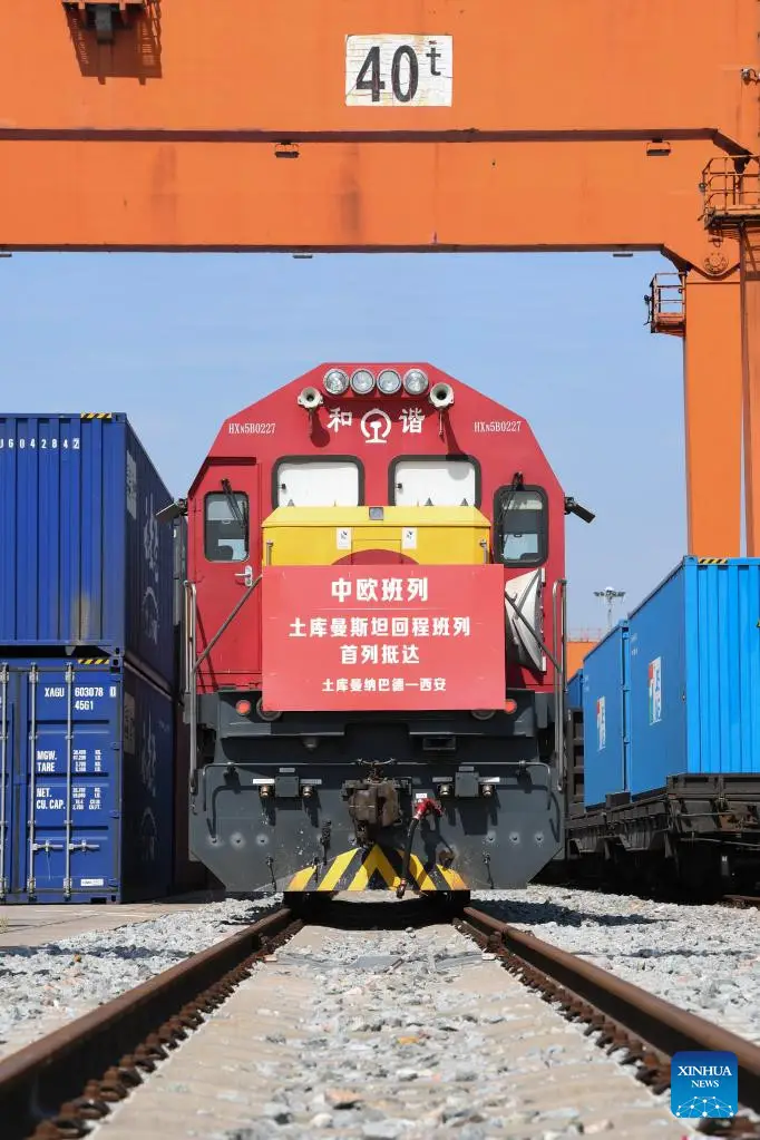 A China-Europe freight train arrives at Xi'an international port in Xi'an, northwest China's Shaanxi Province, Aug. 31, 2022. The freight train loaded with raw materials of liquorice, a Chinese medicinal herb, which departed from Turkmenistan, arrived at the Xi'an international port in Shaanxi Province on Wednesday. (Photo by Zou Jingyi/Xinhua)