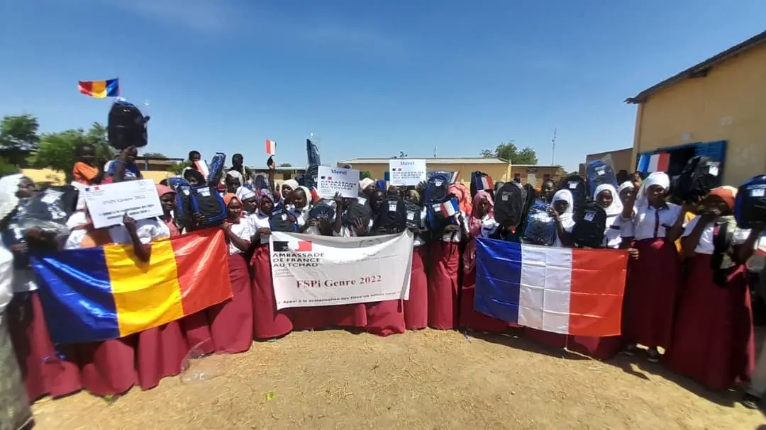 Tchad : l'ambassade de France lance la campagne de distribution de kits scolaires à Douguia