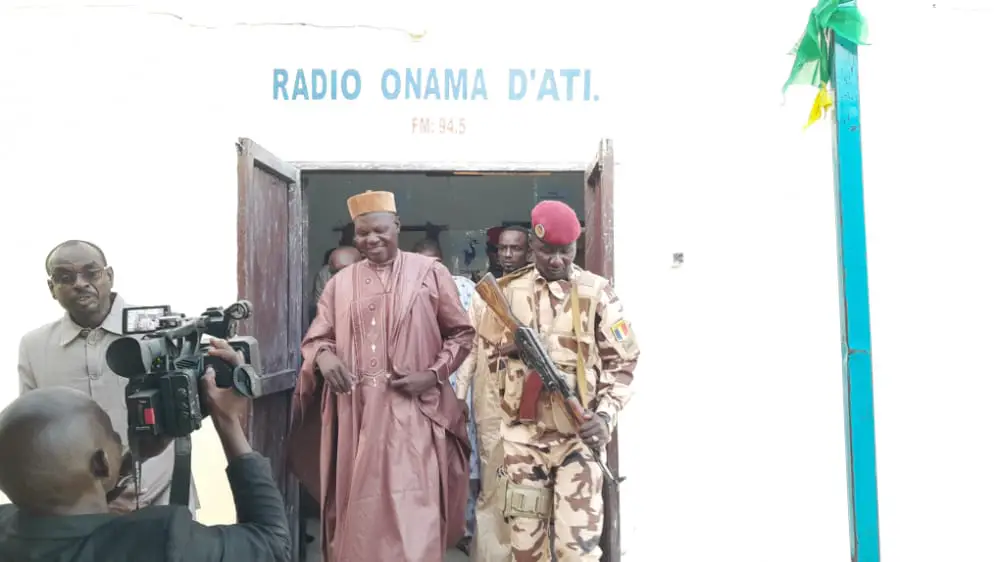 Tchad : le gouverneur du Batha inaugure la radio de proximité de l'ONAMA à Ati