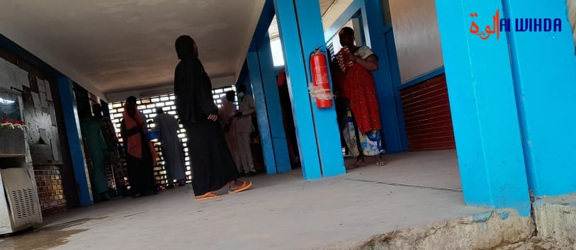 Des familles des victimes le 20 octobre 2022 à l'hôpital central de N'Djamena. © A.A/Alwihda Info