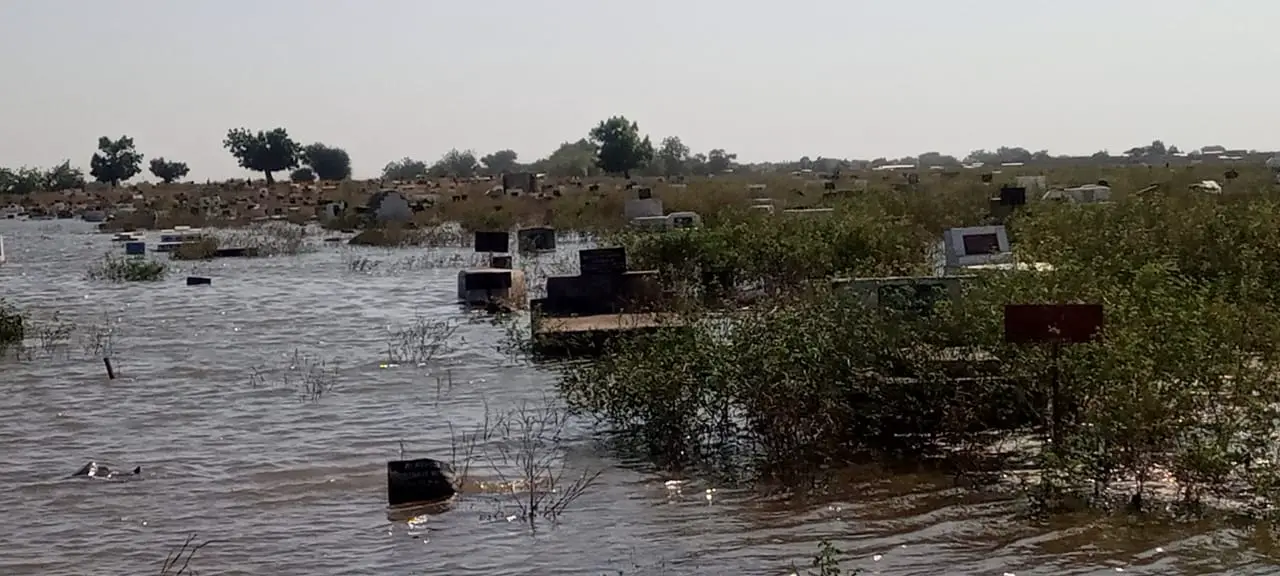 Tchad : la Toussaint célébrée dans la détresse avec des cimetières inondés