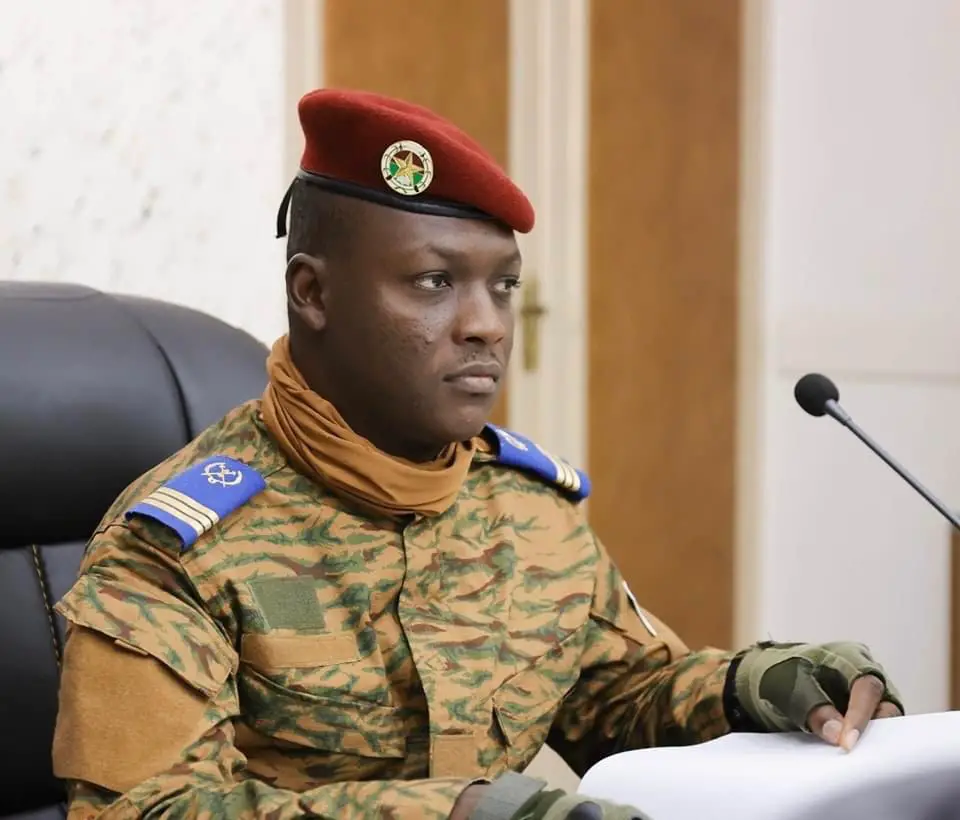 Burkina Faso : le président de la transition décide de garder son salaire de capitaine