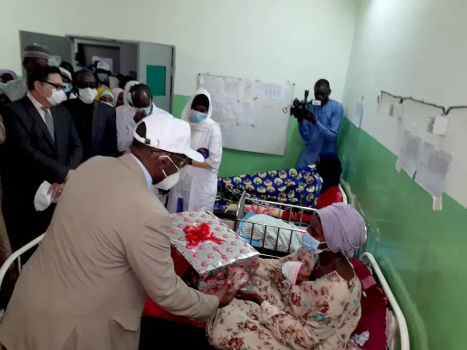 Tchad : la méthode "Kangourou", une technique simple pour la survie des bébés prématurés