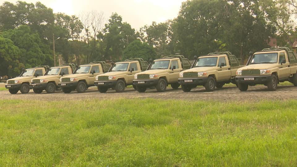 Lutte contre le terrorisme : la France remet des véhicules militaires au Bénin. © Gouv/Bénin Lutte contre le terrorisme : la France remet des véhicules militaires au Bénin. © Gouv/Bénin