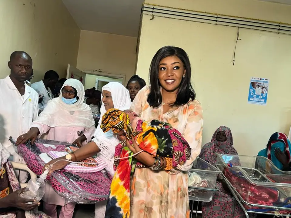 N'Djamena : la ministre de la Solidarité nationale auprès des nouveau-nés à la maternité