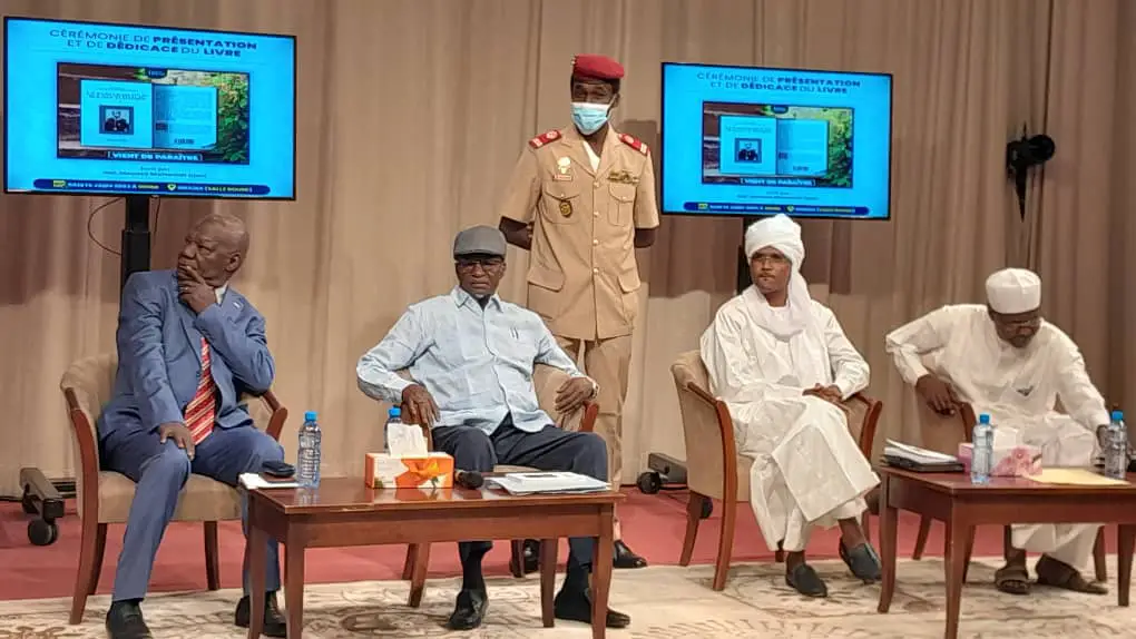 Le général Moussa Mahamat Djoui retrace son "parcours de militaire tchadien"