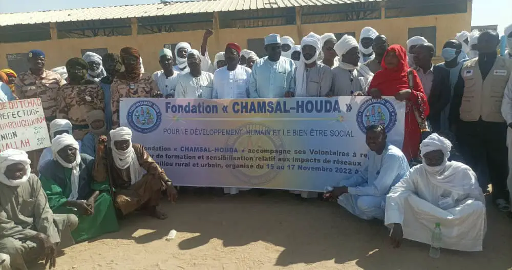 Sensibilisation à l'utilisation des réseaux sociaux à Abougoudam : la fondation Chamsal Houda à l'oeuvre