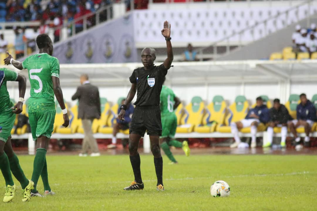 L'arbitre international tchadien Alahou dirigera la demi-finale du CHAN Algérie 2023 L'arbitre international tchadien Alahou dirigera la demi-finale du CHAN Algérie 2023