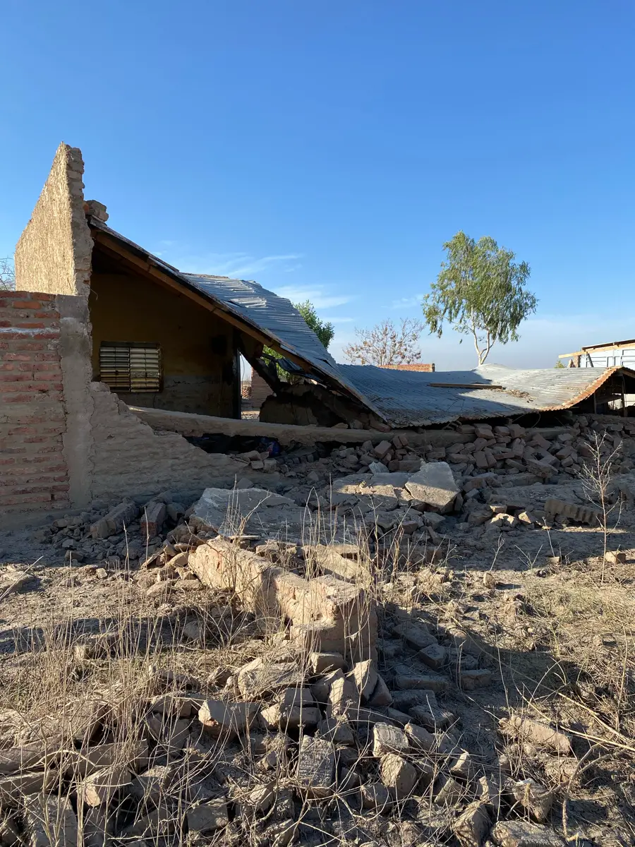 Une maison effondrée au quartier Digangali, en janvier 2023. © Alwihda Info