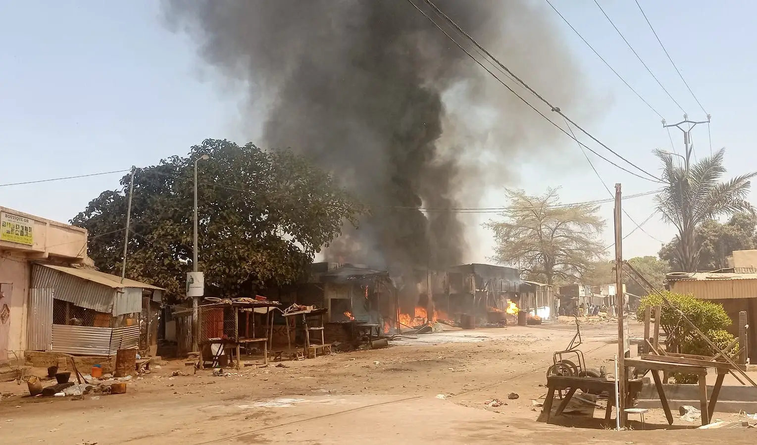 Tchad : le marché moderne de Doba en feu. © DR