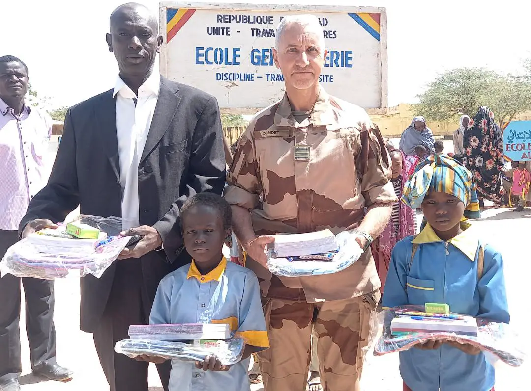 Tchad : remise de kits scolaires à 650 élèves de 13 écoles publiques à Abéché