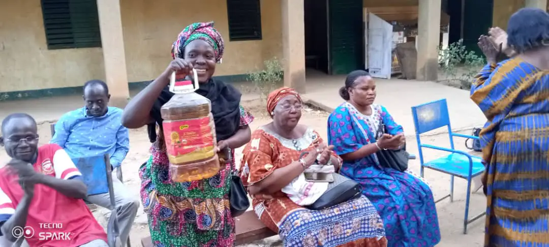 Tchad : les femmes cadres du Moyen-Chari offrent des vivres aux femmes détenues et handicapées de Sarh