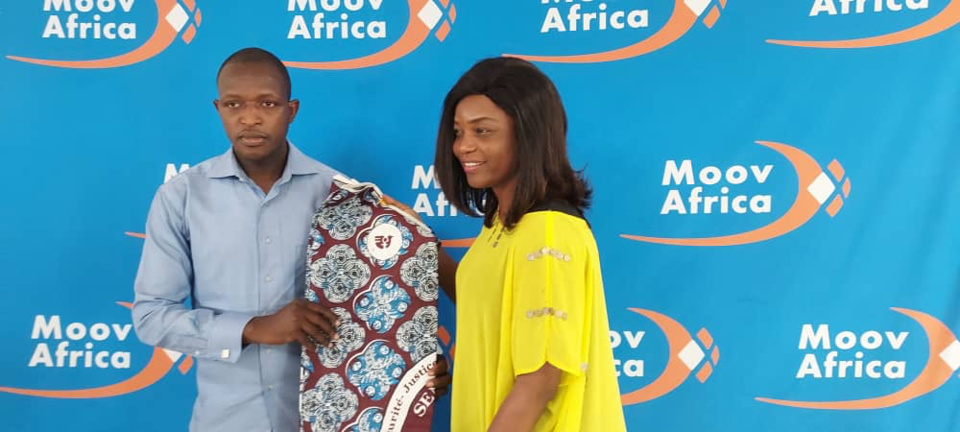 Tchad : Moov Africa offre des PAGNES 08 MARS 2023 à ses abonnés à l’occasion du mois de la FEMME Tchad : Moov Africa offre des PAGNES 08 MARS 2023 à ses abonnés à l’occasion du mois de la FEMME