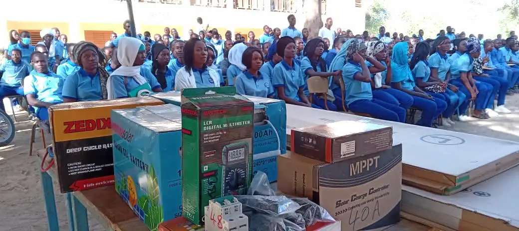 Tchad : le FMI soutient l'éducation technique et industrielle en offrant des équipements à un lycée