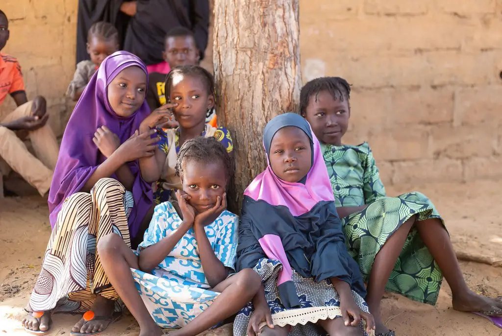 Les conflits armés touchent de plus en plus d’enfants au Burkina Faso, au Niger et au Mali. ©Artisan Productions / UNEP