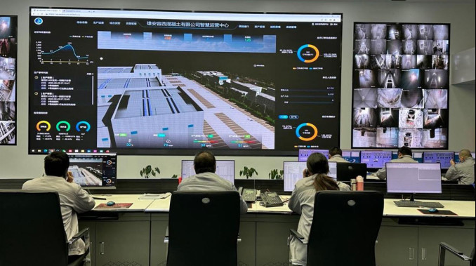 Photo shows a smart operating center of a concrete mixing plant of China MCC22 Group Corporation Ltd. in Xiong'an New Area, north China's Hebei province. (Photo from China.com.cn) Photo shows a smart operating center of a concrete mixing plant of China MCC22 Group Corporation Ltd. in Xiong'an New Area, north China's Hebei province. (Photo from China.com.cn)