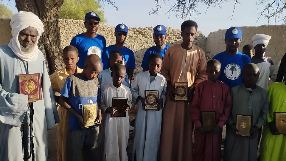 Tchad : distribution de Corans et projecteurs solaires en faveur des écoles coraniques de Mondo au Sud Kanem