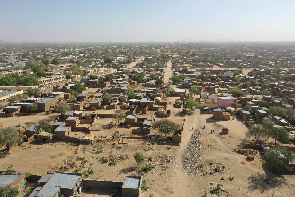 Tchad : le port de casquettes et T-shirts aux couleurs du Ouaddaï interdit sur les motos et véhicules
