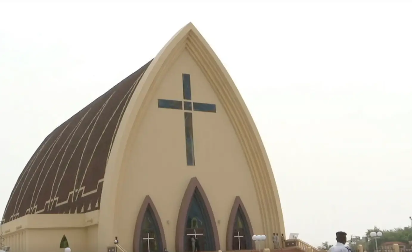 N'Djamena : La cathédrale intègre une bibliothèque, une librairie et une cafétéria accessibles à tous