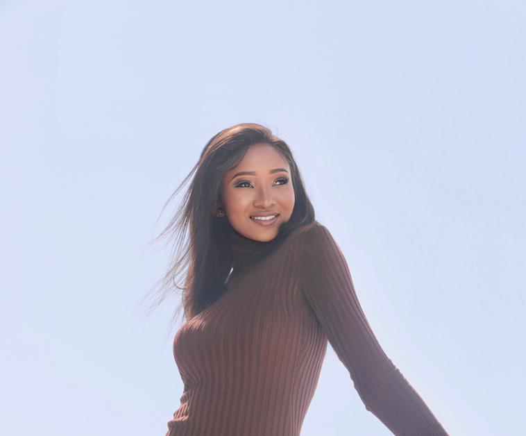 Ena Roro : une nouvelle voix talentueuse dans la scène musicale tchadienne Ena Roro : une nouvelle voix talentueuse dans la scène musicale tchadienne