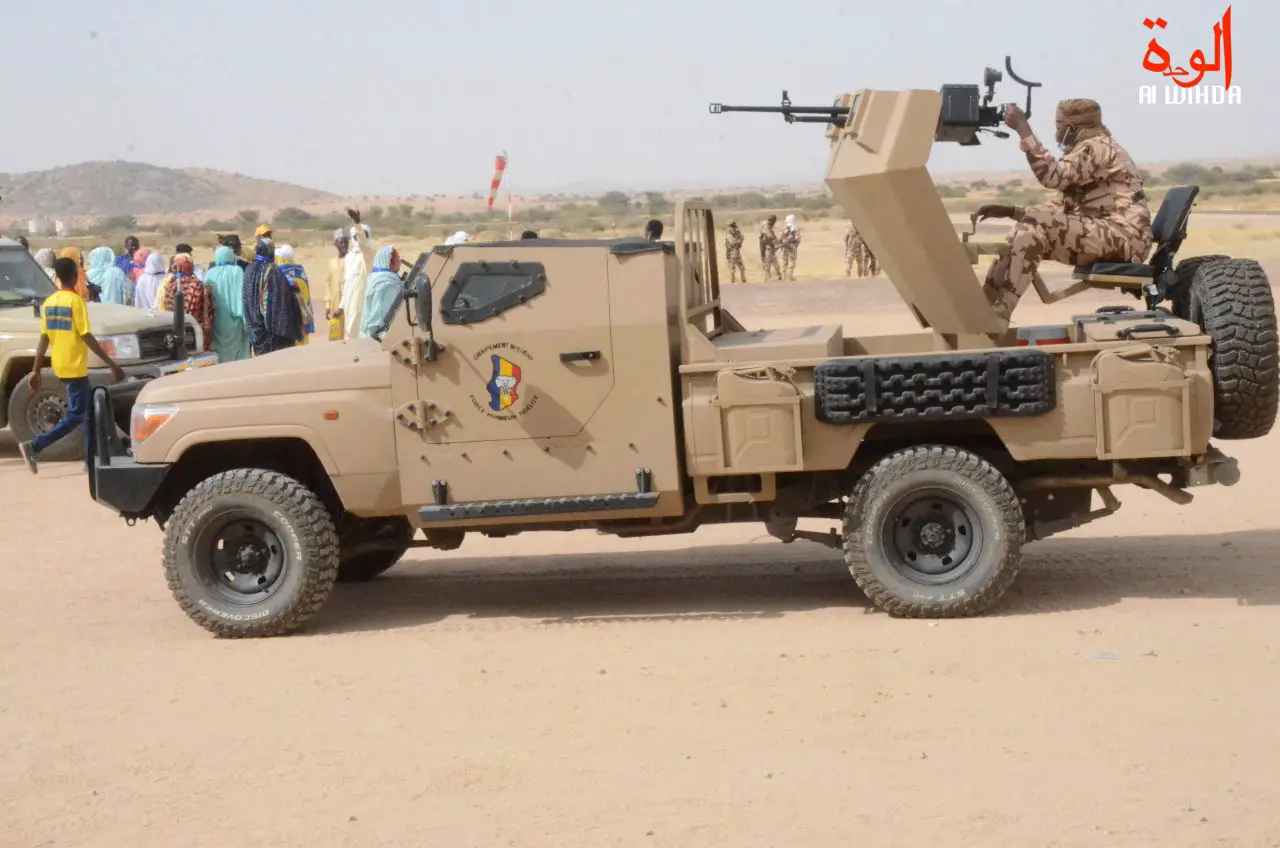 Un véhicule de l'armée tchadienne sécurise un cortège du Président de transition au sud du Tchad. Illustration © Alwihda Info