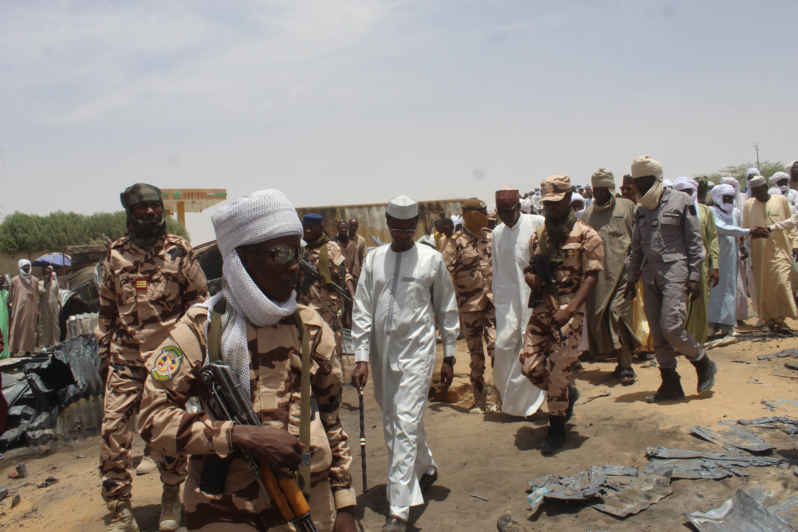 Tchad : le gouverneur du Kanem inspecte les dégâts causés par l'incendie au marché central de Mao