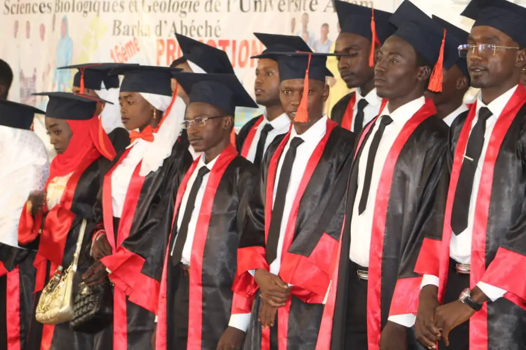 Tchad : 15 lauréats en sciences biologiques et géologie de l'UNABA reçoivent leur diplôme