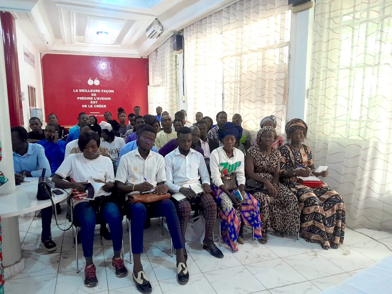 Webinaire sur la gestion des conflits en milieu universitaire : L'AUF engage les étudiants tchadiens