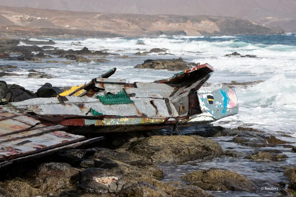 Des morceaux d'un bateau naufragé au Cap-Vert ayant transporté des migrants du Sénégal | Photo : REUTERS/Jorge Avelino (Illustration)