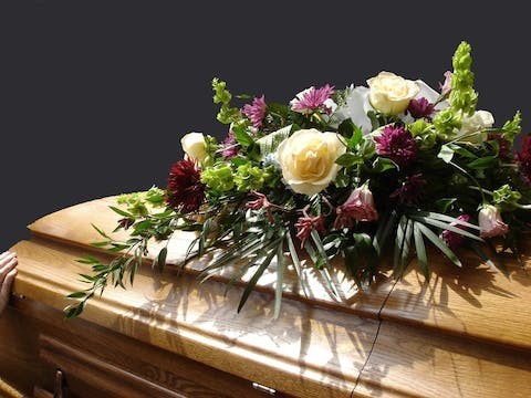 Fait divers : une belle famille revendique la dot de leur fille auprès d'un défunt