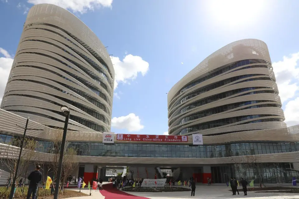 The China-aided Headquarters Building Phase I Project of the Africa Centers for Disease Control and Prevention is completed. It is the first pan-African center for disease control and prevention on the African continent with modern offices and labs and complete facilities. (Photo by Yan Yunming/People's Daily)