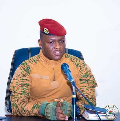Le Burkina Faso autorise l'envoi de soldats au Niger