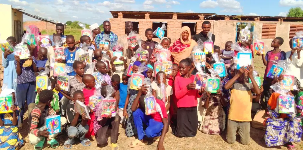 Tchad : l'AFAC fait don de 100 kits scolaires aux enfants de Mandjafa