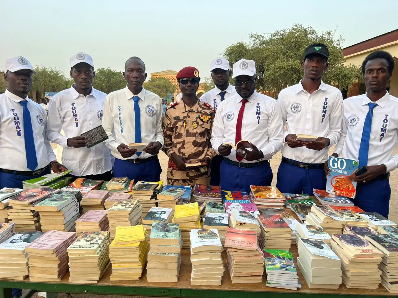 Tchad : 500 livres distribués aux établissements d’Abéché pour soutenir l’éducation